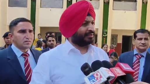 ਕੇਂਦਰੀ ਰਾਜ ਮੰਤਰੀ ਰਵਨੀਤ ਬਿੱਟੂ ਨੂੰ ਧਾਰਮਿਕ ਸਜ਼ਾ, SC ਕਮਿਸ਼ਨ ਨੇ 4 ਥਾਵਾਂ ‘ਤੇ ਮੱਥਾ ਟੇਕਣ ਦਾ ਦਿੱਤਾ ਹੁਕਮ; ਪੁਲਿਸ ਤੇ ਕੀਤੀ ਸੀ ਇਤਰਾਜਯੋਗ ਟਿੱਪਣੀ