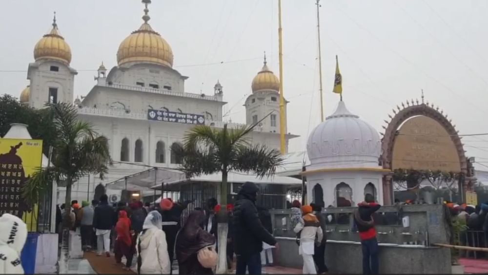 ਇਹ ਨਗਰ ਕੀਰਤਨ ਗੁਰਦੁਆਰਾ ਸ਼੍ਰੀ ਜੋਤੀ ਸਰੂਪ ਸਾਹਿਬ ਵਿਖੇ ਸਪੰਨ ਹੋਇਆ। ਵਰਦੇ ਮੀਂਹ ਦੇ ਵਿੱਚ ਸੰਗਤਾਂ ਬਹੁਤ ਵੱਡੀ ਗਿਣਤੀ ਵਿੱਚ ਪਹੁੰਚੀਆਂ। ਸਿੱਖਾਂ ਦੇ ਦਸਵੇਂ ਗੁਰੂ, ਗੁਰੂ ਗੋਬਿੰਦ ਸਿੰਘ ਅਤੇ ਉਨ੍ਹਾਂ ਦੇ ਸਾਹਿਬਜ਼ਾਦਿਆਂ ਦੀ ਸ਼ਹਾਦਤ ਦਾ ਭਾਰਤੀ ਸਿੱਖ ਇਤਿਹਾਸ ਅਤੇ ਭਾਰਤੀ ਸੱਭਿਆਚਾਰ ਵਿੱਚ ਬਹੁਤ ਮਹੱਤਵਪੂਰਨ ਸਥਾਨ ਹੈ। ਗੁਰੂ ਗੋਬਿੰਦ ਸਿੰਘ ਜੀ ਦੇ ਦੋ ਛੋਟੇ ਸਾਹਿਬਜ਼ਾਦਿਆਂ ਬਾਬਾ ਜ਼ੋਰਾਵਰ ਸਿੰਘ ਅਤੇ ਬਾਬਾ ਫਤਹਿ ਸਿੰਘ ਦੇ ਸ਼ਹੀਦੀ ਦਿਹਾੜੇ ‘ਤੇ ਦੇਸ਼ ਭਰ ਵਿੱਚ ਵੀਰ ਬਾਲ ਦਿਵਸ ਮਨਾਇਆ ਜਾਂਦਾ ਹੈ।
