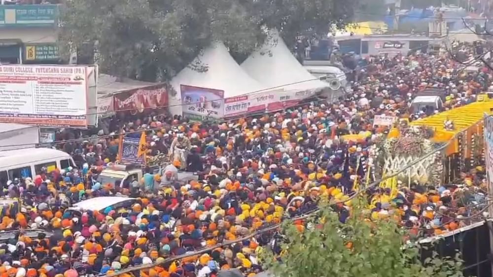 ਡਿਪਟੀ ਕਮਿਸ਼ਨਰ ਫਤਿਹਗੜ੍ਹ ਸਾਹਿਬ ਡਾ. ਸੋਨਾ ਥਿੰਦ ਨੇ ਕਿਹਾ ਕਿ ਸ਼ਹੀਦੀ ਸਭਾ ਵਿੱਚ ਨਤਮਸਤਕ ਹੋਣ ਆਈ ਸੰਗਤ ਨੇ ਇਸ ਸ਼ਹੀਦੀ ਸਭਾ ਦੌਰਾਨ ਉਹਨਾਂ ਨੂੰ ਚੰਗੇ ਨਾਗਰਿਕ ਦਾ ਸਬੂਤ ਦਿੰਦੇ ਹੋਏ ਵਧੀਆ ਸਹਿਯੋਗ ਦਿੱਤਾ ਹੈ। ਇਸ ਵਾਰ ਸ਼ਹੀਦੀ ਸਭਾ ਦੇ ਤਿੰਨ ਦਿਨਾਂ ਵਿਚ 30 ਲੱਖ ਦੇ ਕਰੀਬ ਸੰਗਤ ਸ੍ਰੀ ਫਤਿਹਗੜ੍ਹ ਸਾਹਿਬ ਵਿਖੇ ਨਤਮਸਤਕ ਹੋਣ ਦੇ ਲਈ ਪਹੁੰਚੀ।