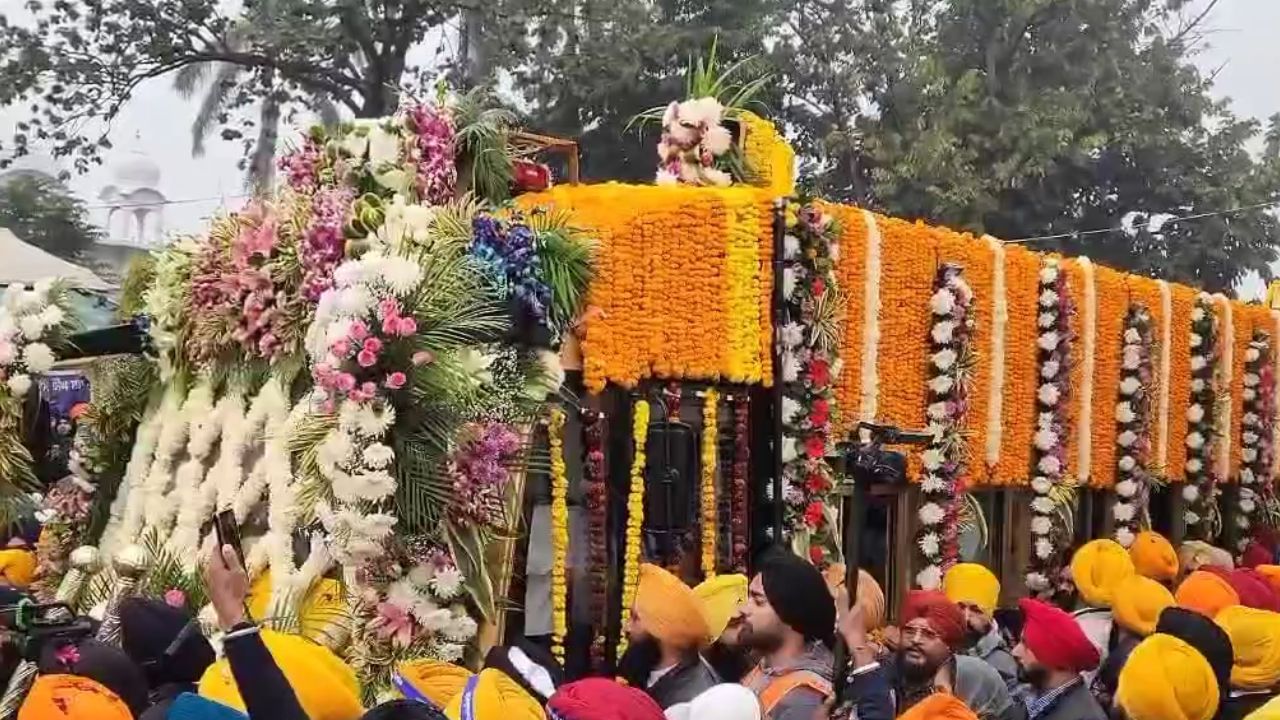 ਦਸਮ ਪਿਤਾ ਸ਼੍ਰੀ ਗੁਰੂ ਗੋਬਿੰਦ ਸਿੰਘ ਜੀ ਦੇ ਛੋਟੇ ਸਾਹਿਬਜ਼ਾਦੇ ਬਾਬਾ ਜੋਰਾਵਰ ਸਿੰਘ ਬਾਬਾ ਫਤਿਹ ਸਿੰਘ ਅਤੇ ਮਾਤਾ ਗੁਜਰੀ ਜੀ ਦੀ ਲਸਾਨੀ ਸ਼ਹਾਦਤ ਨੂੰ ਸਮਰਪਿਤ ਹਰ ਸਾਲ ਫਤਿਹਗੜ੍ਹ ਸਾਹਿਬ ਵਿਖੇ ਸ਼ਹੀਦੀ ਸਭਾ ਲੱਗਦੀ ਹੈ। ਜਿਸ ਦੇ ਅੱਜ ਤੀਸਰੇ ਦਿਨ ਗੁਰਦੁਆਰਾ ਸ਼੍ਰੀ ਫਤਿਹਗੜ੍ਹ ਸਾਹਿਬ ਤੋਂ ਪੰਜ ਪਿਆਰਿਆਂ ਦੀ ਅਗਵਾਈ ਅਤੇ ਸ਼੍ਰੀ ਗੁਰੂ ਗ੍ਰੰਥ ਸਾਹਿਬ ਜੀ ਦੀ ਛਤਰ ਛਾਇਆ ਹੇਠ ਵਿਰਾਗਮਈ ਨਗਰ ਕੀਰਤਨ ਸਜਾਇਆ ਗਿਆ। 