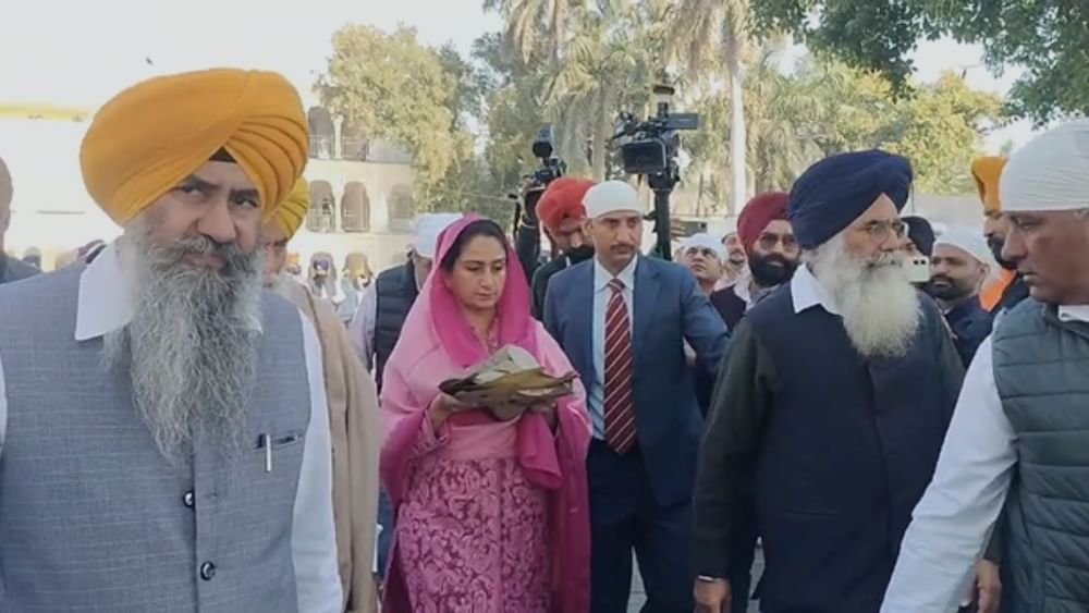 PHOTOS: ਪੁਖ਼ਤਾ ਸੁਰੱਖਿਆ ਪ੍ਰਬੰਧਾਂ ਵਿਚਾਲੇ ਸੁਖਬੀਰ ਬਾਦਲ ਕਰ ਰਹੇ ਸ੍ਰੀ ਕੇਸਗੜ੍ਹ ਸਾਹਿਬ ਵਿਖੇ ਸੇਵਾ