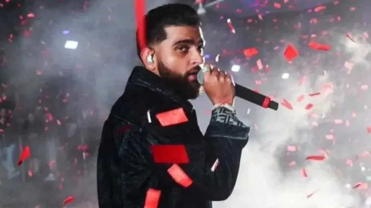 ਕਰਨ ਔਜਲਾ ਦਿੱਲੀ ਚ ਨਹੀਂ ਗਾ ਪਾਣਗੇ Hit Songs, ਬਾਲ ਸੁਰੱਖਿਆ ਯੂਨਿਟ ਨੇ ਜਾਰੀ ਕੀਤਾ ਨੋਟਿਸ; ਗਾਣਿਆਂ ਤੇ ਜਤਾਇਆ ਇਤਰਾਜ਼ ਕਰਨ ਔਜਲਾ ਦਿੱਲੀ ਚ ਨਹੀਂ ਗਾ ਪਾਣਗੇ Hit Songs, ਬਾਲ ਸੁਰੱਖਿਆ ਯੂਨਿਟ ਨੇ ਜਾਰੀ ਕੀਤਾ ਨੋਟਿਸ; ਗਾਣਿਆਂ ਤੇ ਜਤਾਇਆ ਇਤਰਾਜ਼