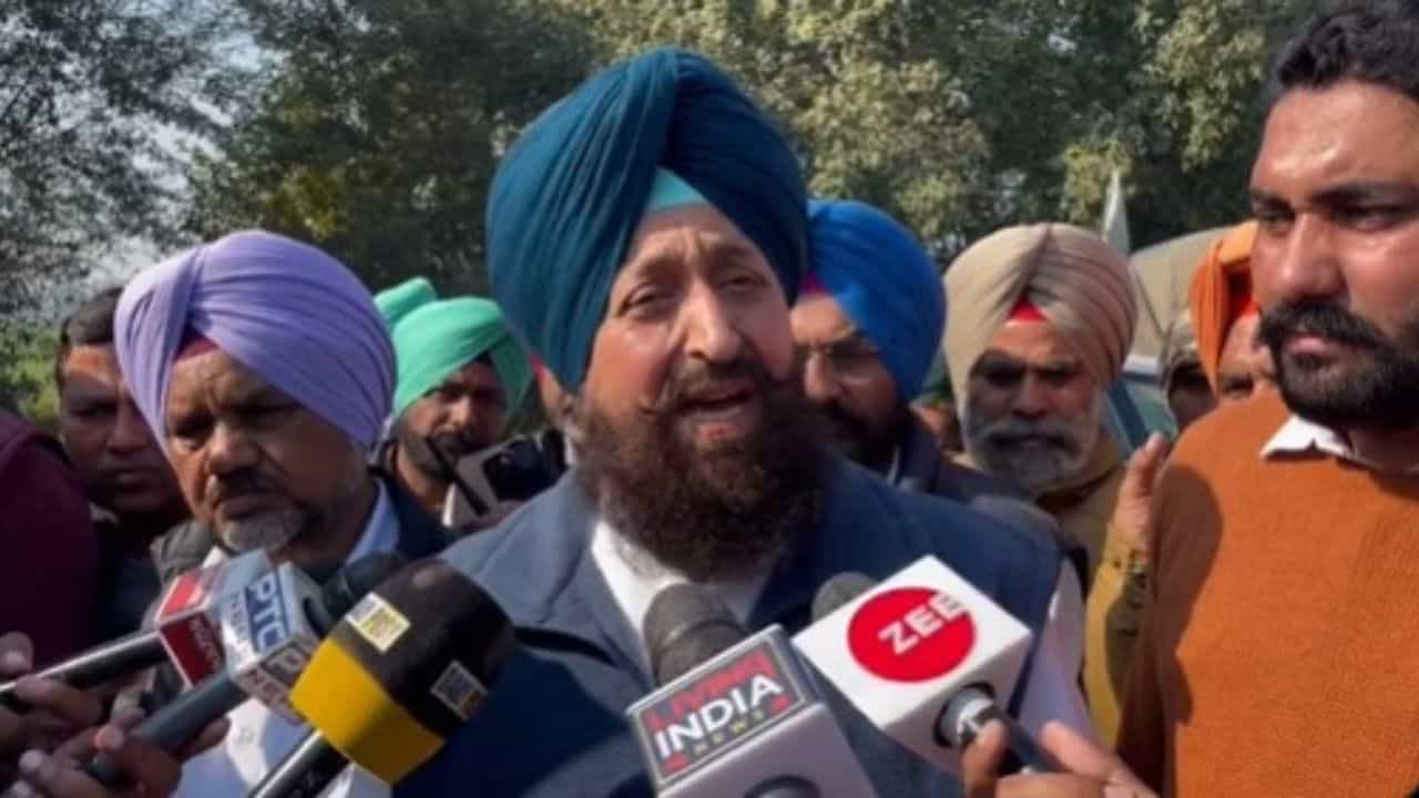 50 ਬੰਬ ਆਏ ਹਨ, 18 ਫਟ ਗਏ ਹਨ... ਕਾਂਗਰਸੀ ਆਗੂ ਪ੍ਰਤਾਪ ਸਿੰਘ ਬਾਜਵਾ ਦੇ ਬਿਆਨ ਤੇ ਭੜਕੇ ਮੁੱਖ ਮੰਤਰੀ ਮਾਨ, FIR ਦਰਜ