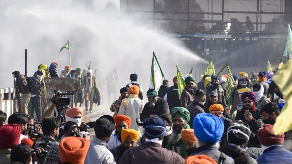 121 ਕਿਸਾਨਾਂ ਨੇ ਤੋੜਿਆ ਮਰਨ ਵਰਤ, ਕੇਂਦਰ ਵੱਲੋਂ ਮਿਲਿਆ ਗੱਲਬਾਤ ਦਾ ਸੱਦਾ