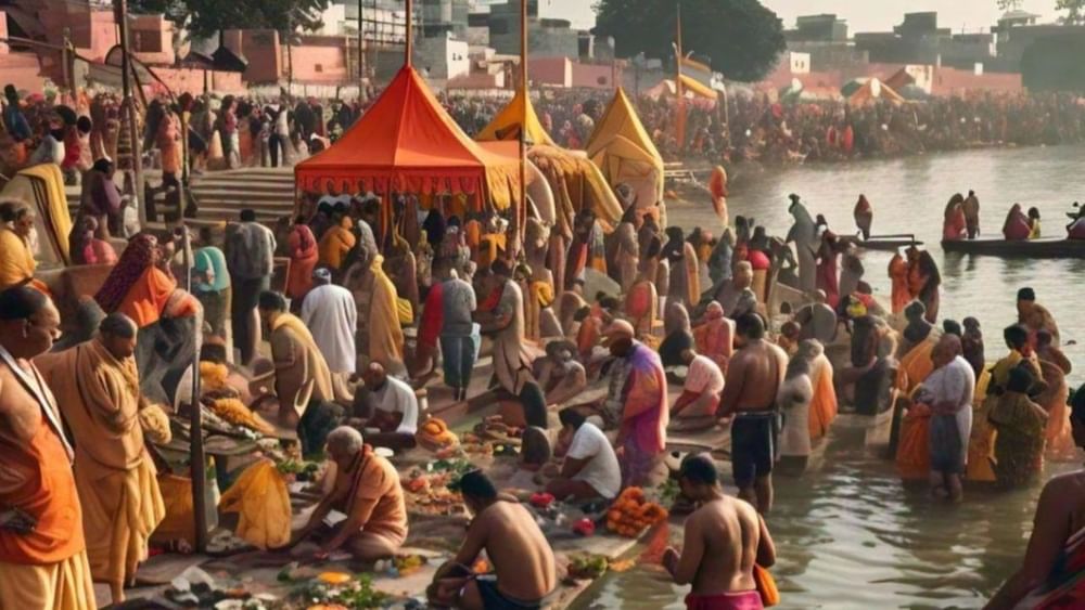 ਕੈਲੰਡਰ ਦੇ ਅਨੁਸਾਰ, ਮਹਾਕੁੰਭ ਦਾ ਪਹਿਲਾ ਸ਼ਾਹੀ ਇਸ਼ਨਾਨ 13 ਜਨਵਰੀ 2025 ਨੂੰ ਪੌਸ਼ ਪੂਰਨਿਮਾ ਦੇ ਦਿਨ ਹੋਵੇਗਾ। ਪੌਸ਼ ਪੂਰਨਿਮਾ 13 ਜਨਵਰੀ, 2025 ਨੂੰ ਸਵੇਰੇ 5:03 ਵਜੇ ਸ਼ੁਰੂ ਹੋਵੇਗੀ ਅਤੇ ਇਹ ਮਿਤੀ 14 ਜਨਵਰੀ ਨੂੰ ਦੁਪਹਿਰ 3:56 ਵਜੇ ਸਮਾਪਤ ਹੋਵੇਗੀ। ਇਸ ਦੇ ਨਾਲ ਹੀ ਇਸ ਦਿਨ ਬ੍ਰਹਮਾ ਮੁਹੂਰਤਾ ਸਵੇਰੇ 5.27 ਤੋਂ 6.21 ਤੱਕ ਹੈ। ਇਸ ਦਿਨ ਵਿਜੇ ਮੁਹੂਰਤ ਦੁਪਹਿਰ 2:15 ਤੋਂ 2:57 ਵਜੇ ਤੱਕ,ਗੋਧੂਲਿ ਦਾ ਮੁਹੂਰਤਾ ਸ਼ਾਮ 5:42 ਤੋਂ ਸ਼ਾਮ 6:09 ਤੱਕ ਅਤੇ ਨਿਸ਼ਿਤਾ ਮੁਹੂਰਤਾ ਦੁਪਹਿਰ 12:03 ਤੋਂ 12:57 ਤੱਕ ਹੋਵੇਗਾ। ਇਹਨਾਂ ਮੁਹੂਰਤਾਂ ਵਿੱਚ, ਮਕਰ ਸੰਕ੍ਰਾਂਤੀ ਦੇ ਦਿਨ ਪਹਿਲਾ ਸ਼ਾਹੀ ਸਨਾਨ ਕੀਤਾ ਸਕਦਾ ਹੈ।
