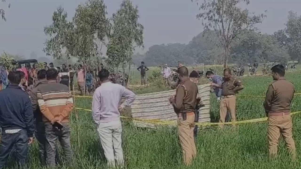 Shocking News: ਸਕੂਲ ਜਾ ਰਹੀ ਸੀ ਟੀਚਰ, ਸਨਕੀ ਆਸ਼ਿਕ ਨੇ ਪੈਟਰੋਲ ਪਾ ਕੇ ਜ਼ਿੰਦਾ ਸਾੜਿਆ; ਹੋਈ ਮੌਤ Shocking News: ਸਕੂਲ ਜਾ ਰਹੀ ਸੀ ਟੀਚਰ, ਸਨਕੀ ਆਸ਼ਿਕ ਨੇ ਪੈਟਰੋਲ ਪਾ ਕੇ ਜ਼ਿੰਦਾ ਸਾੜਿਆ; ਹੋਈ ਮੌਤ