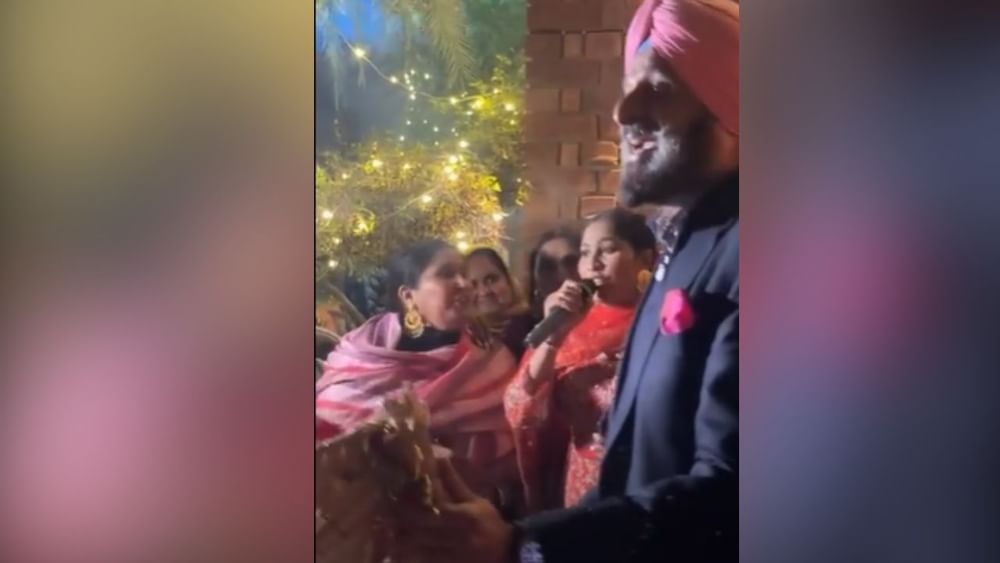 ਜਾਣਕਾਰੀ ਮੁਤਾਬਕ ਫਰਵਰੀ ‘ਚ ਉਹਨਾਂ ਦੀ ਬੇਟੀ ਦਾ ਵਿਆਹ ਹੈ। ਫਰਵਰੀ ‘ਚ ਵਿਆਹ ਹੈ ਅਤੇ ਇੱਕ ਮਹੀਨਾ ਪਹਿਲਾਂ ਪ੍ਰੋਗਰਾਮ ਦਾ ਆਗਾਜ਼ 12 ਜਨਵਰੀ ਨੂੰ ਸਮਾਗਮਾਂ ਦਾ ਕਰ ਦਿੱਤਾ ਹੈ।