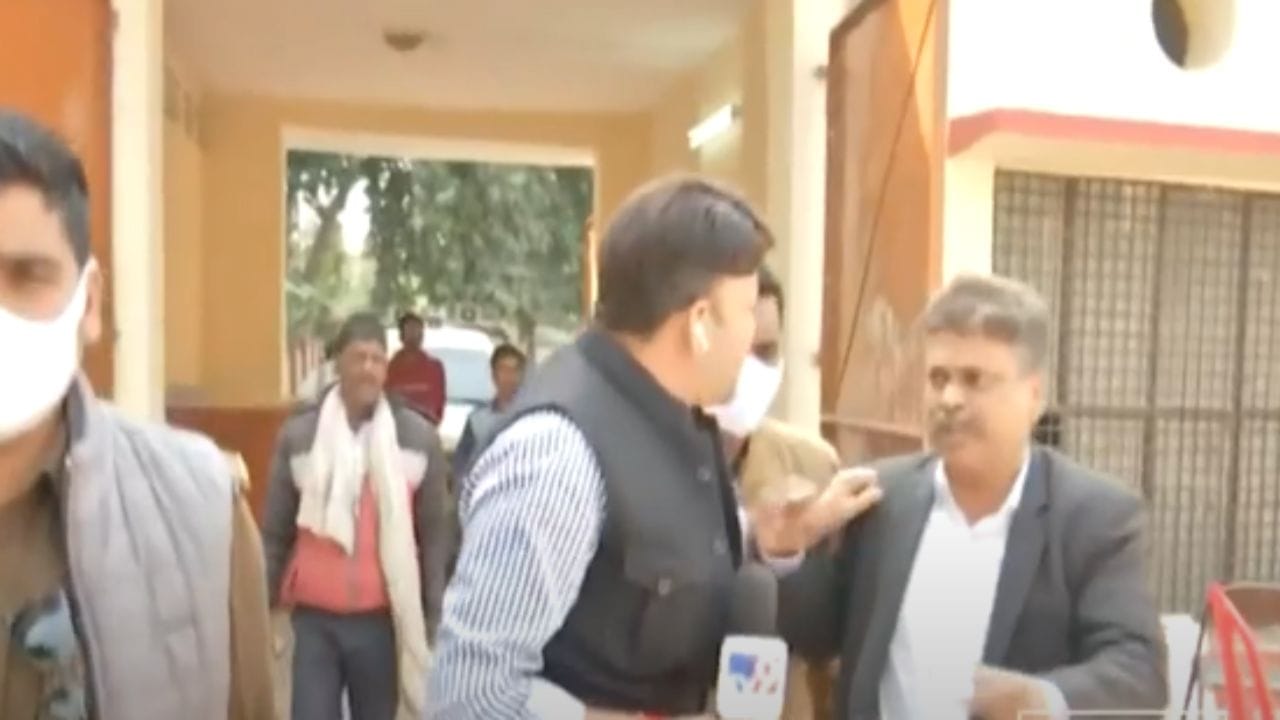 ਕੁੰਭ ਵਿੱਚ ਮੌਤਾਂ ਦੀ ਗਿਣਤੀ ਪੁੱਛਣ 'ਤੇ ਹਸਪਤਾਲ ਸਟਾਫ ਨੇ TV9 ਦੇ ਰਿਪੋਰਟਰ ਨੂੰ ਦਿੱਤੀ ਧਮਕੀ