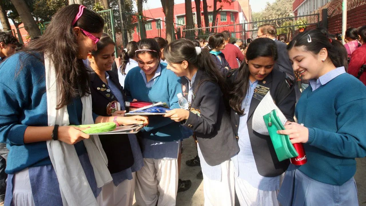 CBSE Board Exam: ਅੱਜ ਤੋਂ CBSE 10ਵੀਂ-12ਵੀਂ ਬੋਰਡ ਪ੍ਰੀਖਿਆਵਾਂ, ਪ੍ਰੀਖਿਆ ਕੇਂਦਰ 'ਤੇ ਨਾ ਕਰੋ ਇਹ ਗਲਤੀ