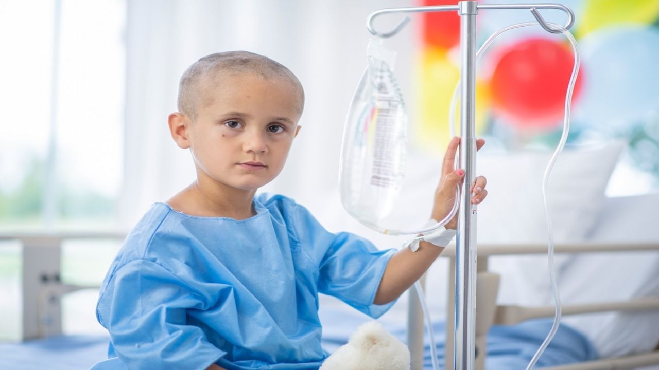 Cancer: ਬੱਚਿਆਂ ਵਿੱਚ ਹੋਣ ਵਾਲਾ ਇਹ ਆਮ ਕੈਂਸਰ, ਇਸ ਤਰ੍ਹਾਂ ਦਿਖਾਈ ਦਿੰਦੇ ਹਨ ਲੱਛਣ Cancer: ਬੱਚਿਆਂ ਵਿੱਚ ਹੋਣ ਵਾਲਾ ਇਹ ਆਮ ਕੈਂਸਰ, ਇਸ ਤਰ੍ਹਾਂ ਦਿਖਾਈ ਦਿੰਦੇ ਹਨ ਲੱਛਣ