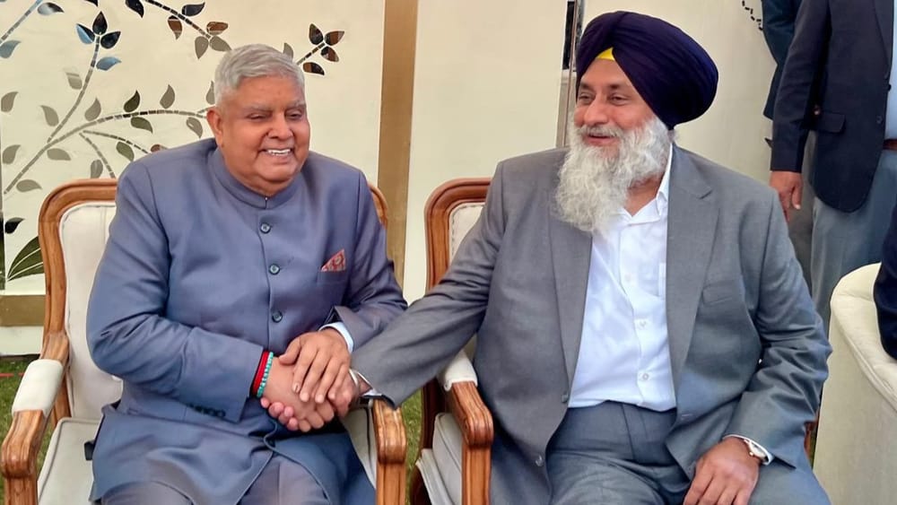 ਉਪ-ਰਾਸ਼ਟਰਪਤੀ ਜਗਦੀਪ ਧਨਖੜ ਵੀ ਉੱਚੇਚੇ ਤੌਰ ਤੇ ਪਹੁੰਚੇ ਸਨ, ਜਿਨ੍ਹਾਂ ਦਾ ਸੁਖਬੀਰ ਸਿੰਘ ਬਾਦਲ ਨੇ ਬੜੀ ਹੀ ਗਰਮਜੋਸ਼ੀ ਨਾਲ ਸਵਾਗਤ ਕੀਤਾ।