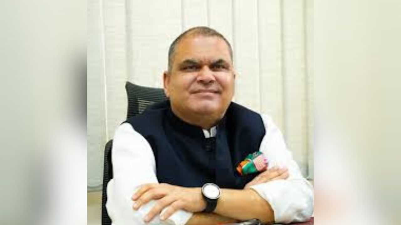 ਸੰਜੀਵ ਅਰੋੜਾ ਬਣੇ ਨਵੇਂ ਬਿਜਲੀ ਮੰਤਰੀ, ਹਰਭਜਨ ਸਿੰਘ ETO ਤੋਂ ਵਾਪਸ ਲਿਆ ਵਿਭਾਗ ਸੰਜੀਵ ਅਰੋੜਾ ਬਣੇ ਨਵੇਂ ਬਿਜਲੀ ਮੰਤਰੀ, ਹਰਭਜਨ ਸਿੰਘ ETO ਤੋਂ ਵਾਪਸ ਲਿਆ ਵਿਭਾਗ