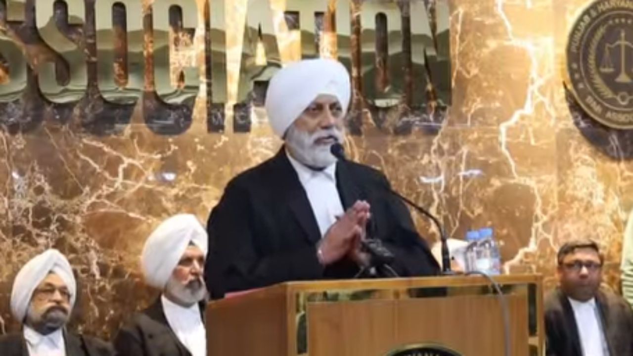 ਸਰਤੇਜ ਸਿੰਘ ਨਰੂਲਾ ਚੁਣੇ ਗਏ ਪੰਜਾਬ-ਹਰਿਆਣਾ HC ਬਾਰ ਐਸੋਸੀਏਸ਼ਨ ਦੇ ਪ੍ਰਧਾਨ, 7 ਉਮੀਦਵਾਰਾਂ ਸੀ ਟਕੱਰ ਸਰਤੇਜ ਸਿੰਘ ਨਰੂਲਾ ਚੁਣੇ ਗਏ ਪੰਜਾਬ-ਹਰਿਆਣਾ HC ਬਾਰ ਐਸੋਸੀਏਸ਼ਨ ਦੇ ਪ੍ਰਧਾਨ, 7 ਉਮੀਦਵਾਰਾਂ ਸੀ ਟਕੱਰ