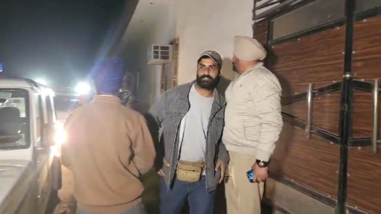 ਲਾਸ਼ਾਂ.. ਪਿੰਜ਼ਰ… ਔਰਤਾਂ ਨਾਲ ਕੁੱਟਮਾਰ… ਪਨਾਮਾ ਦੇ ਜੰਗਲਾਂ ਦਾ ਅੱਖਾਂ ਨਾਲ ਦੇਖਿਆ ਹਾਲ ਲਾਸ਼ਾਂ.. ਪਿੰਜ਼ਰ… ਔਰਤਾਂ ਨਾਲ ਕੁੱਟਮਾਰ… ਪਨਾਮਾ ਦੇ ਜੰਗਲਾਂ ਦਾ ਅੱਖਾਂ ਨਾਲ ਦੇਖਿਆ ਹਾਲ