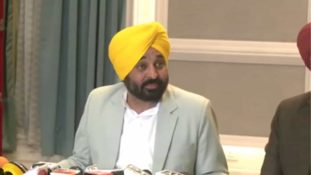 ਮੈਂ ਕਿਸਾਨਾਂ ਤੋਂ ਨਹੀਂ, ਲੋਕਾਂ ਲਈ ਹਾਂ ਪ੍ਰੇਸ਼ਾਨ, SKM ਦੇ ਚੰਡੀਗੜ੍ਹ ਕੂਚ ਤੋਂ ਪਹਿਲਾਂ ਬੋਲੇ CM