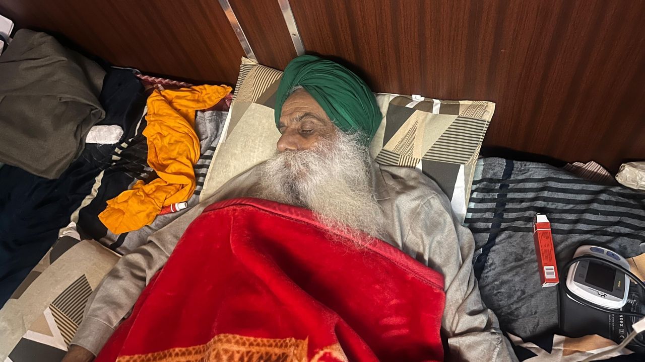 ਮਰਨ ਵਰਤ ਦਾ 69ਵਾਂ ਦਿਨ, ਜਗਜੀਤ ਸਿੰਘ ਡੱਲੇਵਾਲ ਦੇ ਕੰਨਾਂ ਵਿੱਚ ਦਰਦ ਸ਼ਿਕਾਇਤ ਮਰਨ ਵਰਤ ਦਾ 69ਵਾਂ ਦਿਨ, ਜਗਜੀਤ ਸਿੰਘ ਡੱਲੇਵਾਲ ਦੇ ਕੰਨਾਂ ਵਿੱਚ ਦਰਦ ਸ਼ਿਕਾਇਤ