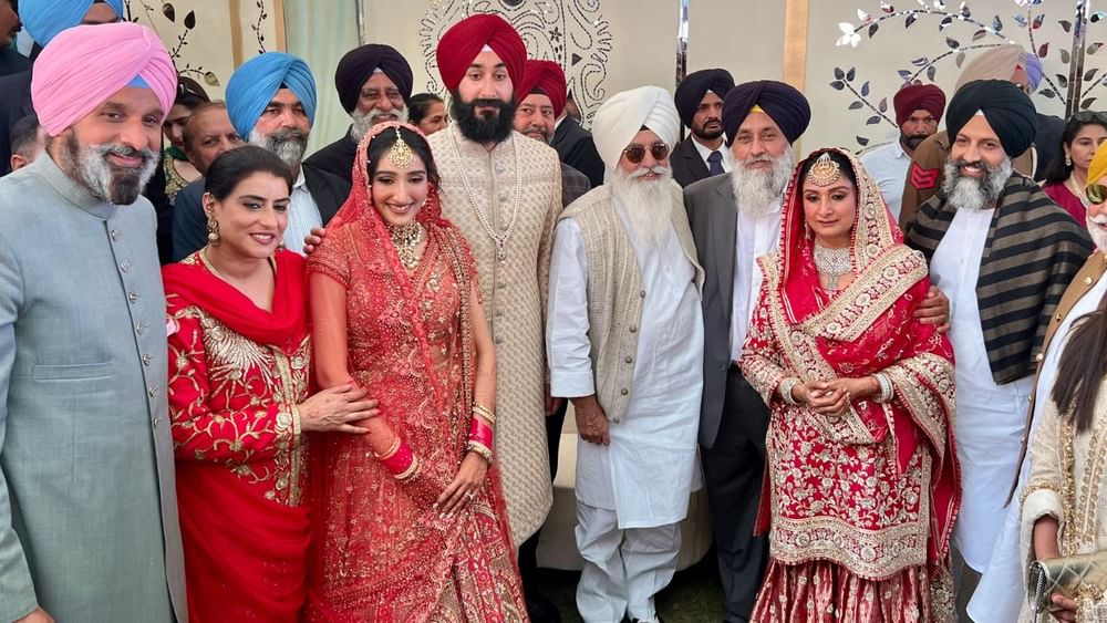 ਦੱਸ ਦੇਈਏ ਕਿ ਵਿਆਹ 12 ਫਰਵਰੀ ਨੂੰ ਦਿੱਲੀ ਵਿੱਚ ਤੇਜਵੀਰ ਸਿੰਘ ਨਾਲ ਹੋਇਆ ਸੀ। ਵਿਆਹ ਵਾਲੇ ਦਿਨ ਲੋਕ ਸਭਾ ਸਪੀਕਰ ਓਮ ਬਿਰਲਾ, ਕੇਂਦਰੀ ਮੰਤਰੀ ਨਿਤਿਨ ਗਡਕਰੀ, ਪਿਊਸ਼ ਗੋਇਲ ਅਤੇ ਅਨੁਪ੍ਰਿਆ ਪਟੇਲ, ਸਾਬਕਾ ਕੇਂਦਰੀ ਮੰਤਰੀ ਅਨੁਰਾਗ ਠਾਕੁਰ ਅਤੇ ਰਵੀ ਸ਼ੰਕਰ ਪ੍ਰਸਾਦ, ਸਮਾਜਵਾਦੀ ਪਾਰਟੀ ਦੇ ਪ੍ਰਧਾਨ ਅਖਿਲੇਸ਼ ਯਾਦਵ, ਡੇਰਾ ਬਿਆਸ ਮੁਖੀ ਗੁਰਿੰਦਰ ਸਿੰਘ ਢਿੱਲੋਂ, ਅਧਿਆਤਮਿਕ ਗੁਰੂ ਸ੍ਰੀ ਸ਼੍ਰੀ ਰਵੀ ਸ਼ੰਕਰ, ਪਟਿਆਲਾ ਦੇ ਸਾਬਕਾ ਸੰਸਦ ਮੈਂਬਰ ਪ੍ਰਨੀਤ ਕੌਰ, ਅਭੈ ਚੌਟਾਲਾ ਅਤੇ ਨਰੇਸ਼ ਗੁਜਰਾਲ ਮੌਜੂਦ ਸਨ।