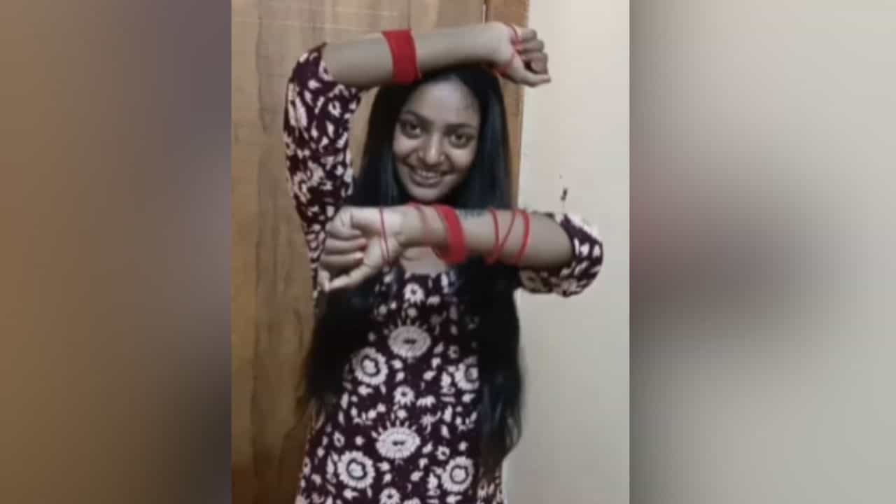 Monalisa Dance Video: ਚੁੜੀਆ ਖਨਕ ਗਈ ਤੇ ਡਾਂਸ ਕਰਦੇ ਹੋਏ ਮੋਨਾਲੀਸਾ ਨੇ ਅਪਲੋਡ ਕੀਤੀ ਰੀਲ, ਵੀਡੀਓ ਰਾਤੋ-ਰਾਤ ਹੋਇਆ ਵਾਇਰਲ