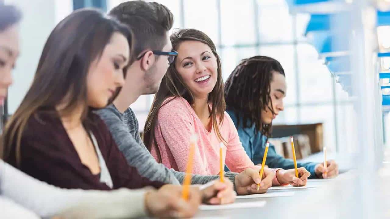 ਪਹਿਲਾਂ 10 ਲੱਖ ਭੇਜਣ ਤੇ 5000 ਦਾ ਟੈਕਸ, ਹੁਣ ਕੋਈ ਟੈਕਸ ਨਹੀਂ, ਬਜਟ ਵਿੱਚ ਇੱਕ ਫੈਸਲੇ ਨਾਲ ਵਿਦੇਸ਼ ਵਿੱਚ ਬੱਚਿਆਂ ਲਈ  ਪਾੜ੍ਹਈ ਹੋਵੇਗੀ ਆਸਾਨ