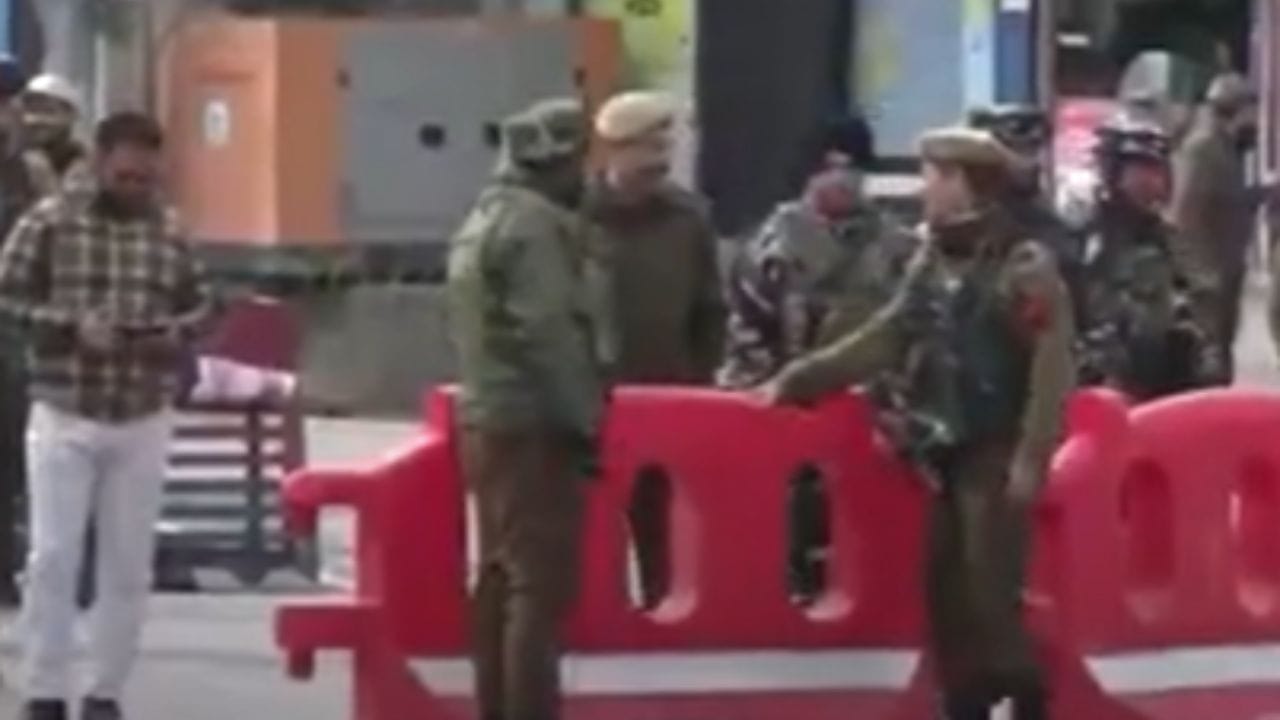 ਸੁਰੱਖਿਆ ਨੂੰ ਧਿਆਨ ਵਿੱਚ ਰੱਖਦੇ ਹੋਏ, ਜੰਮੂ-ਕਸ਼ਮੀਰ ਵਿੱਚ ਇੱਕ ਵੱਡੀ ਮੀਟਿੰਗ ਕੀਤੀ ਗਈ