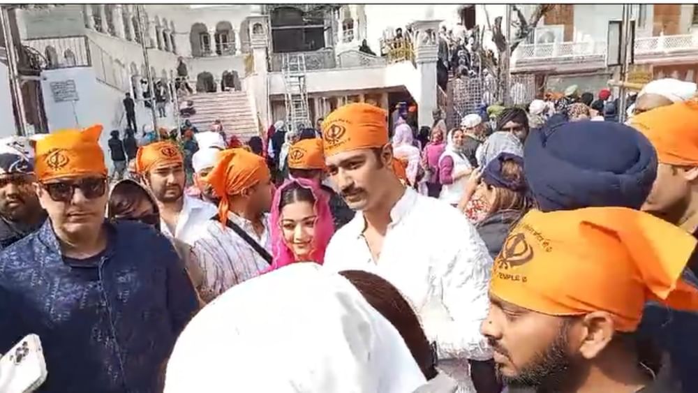 ਵਿੱਕੀ ਕੌਸ਼ਲ ਫਿਲਮ 'ਛਾਵਾ' ਵਿੱਚ ਛਤਰਪਤੀ ਸੰਭਾਜੀ ਮਹਾਰਾਜ ਦੀ ਭੂਮਿਕਾ ਨਿਭਾ ਰਹੇ ਹਨ। ਜਦੋਂ ਕਿ ਅਕਸ਼ੈ ਖੰਨਾ ਮੁਗਲ ਬਾਦਸ਼ਾਹ ਔਰੰਗਜ਼ੇਬ ਦੀ ਭੂਮਿਕਾ ਨਿਭਾ ਰਹੇ ਹਨ।