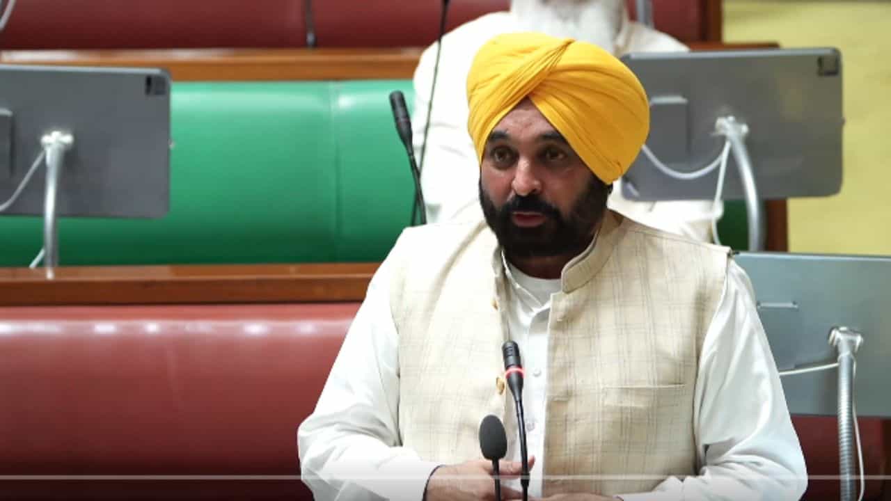 CM ਮਾਨ ਨੇ ਸੰਤ ਸੀਚੇਵਾਲ ਮੁੱਦੇ ਤੇ ਬਾਜਵਾ ਨੂੰ ਘੇਰਿਆ, ਕਿਹਾ- LOP ਨੇਤਾ ਜੀ ਦਾ ਮਾਨਸਿਕ ਸੰਤੁਲਨ ਸਹੀ ਨਹੀਂ