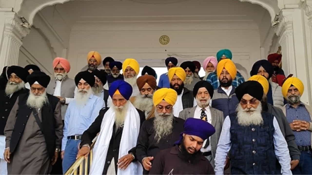 ਜਥੇਦਾਰ ਗੜਗੱਜ ਦੀ ਤਾਜਪੋਸ਼ੀ ਮਰਿਆਦਾ ਦੇ ਖਿਲਾਫ਼, ਵਿਰੋਧ ਚ ਨਿਤਰੀਆਂ ਸਿੱਖ ਜਥੇਬੰਦੀਆਂ