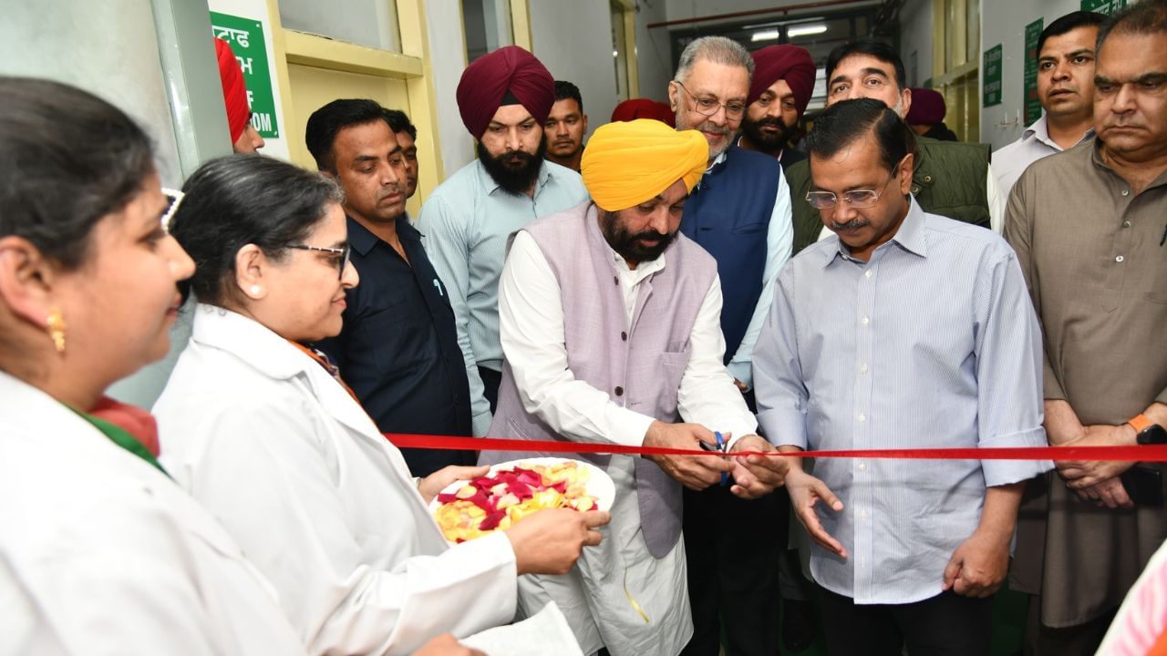 War On Drugs: ਪੰਜਾਬ ਡਰੱਗ ਸੇਂਸੈਸ ਕਰਨ ਵਾਲਾ ਬਣੇਗਾ ਪਹਿਲਾ ਸੂਬਾ, ਘਰ-ਘਰ ਜਾ ਕੇ ਨਸ਼ੇ ਦੇ ਪੀੜਤਾਂ ਦਾ ਕੀਤਾ ਜਾਵੇਗਾ ਡਾਟਾ ਤਿਆਰ War On Drugs: ਪੰਜਾਬ ਡਰੱਗ ਸੇਂਸੈਸ ਕਰਨ ਵਾਲਾ ਬਣੇਗਾ ਪਹਿਲਾ ਸੂਬਾ, ਘਰ-ਘਰ ਜਾ ਕੇ ਨਸ਼ੇ ਦੇ ਪੀੜਤਾਂ ਦਾ ਕੀਤਾ ਜਾਵੇਗਾ ਡਾਟਾ ਤਿਆਰ