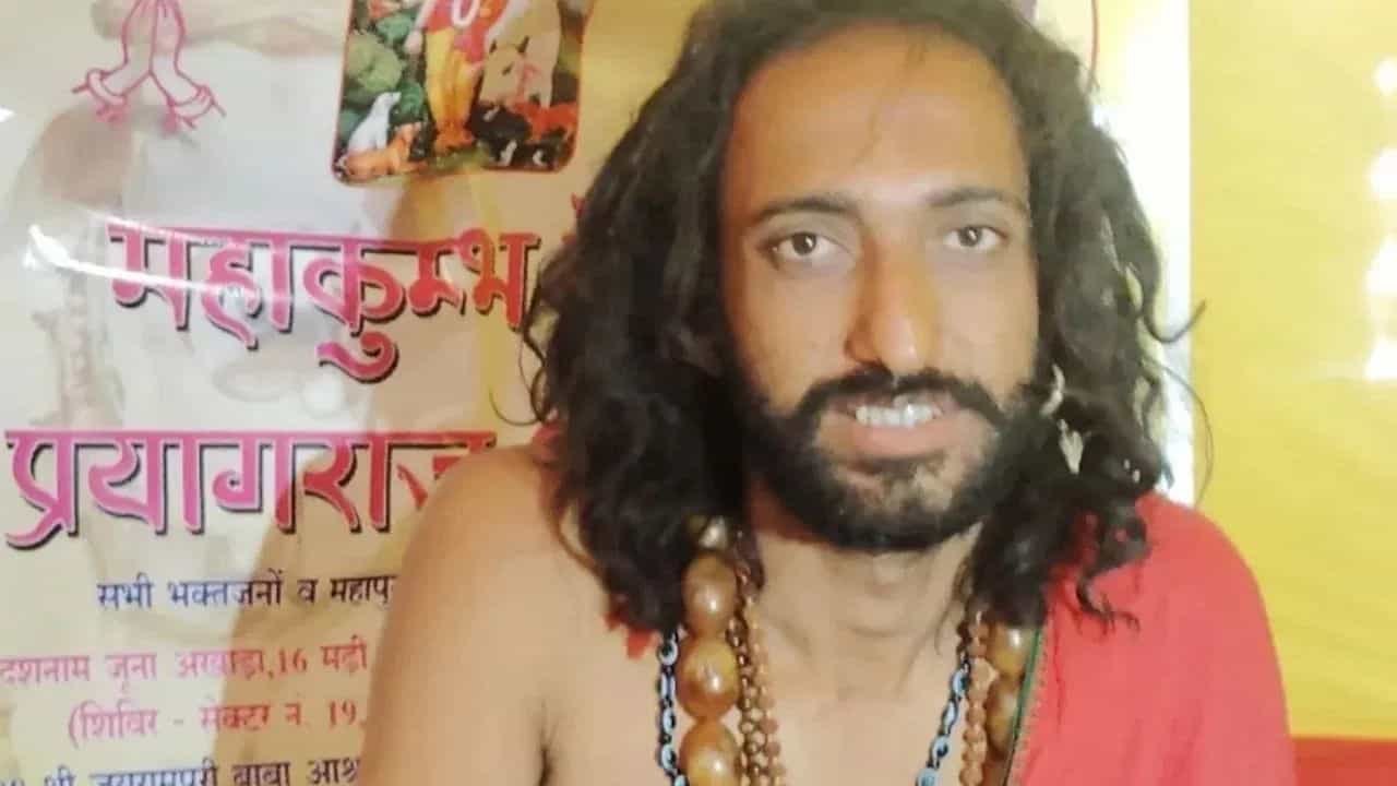 IIT ਬਾਬਾ ਨੇ ਦਿੱਤੀ ਖੁਦਕੁਸ਼ੀ ਦੀ ਧਮਕੀ, ਪੁਲਿਸ ਆਈ ਤਾਂ ਪੈਕੇਟ ਕੱਢਿਆ ਅਤੇ ਕਿਹਾ- ਮੈਂ ਗਾਂਜਾ ਪੀ ਲਿਆ ਸੀ