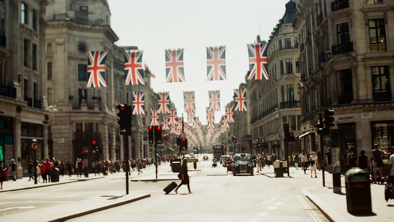 Viral: ਭਾਰਤੀ Students ਨੂੰ UK ਚ ਨੌਕਰੀਆਂ ਇਸ ਲਈ ਨਹੀਂ ਮਿਲ ਰਹੀਆਂ, ਬ੍ਰਿਟਿਸ਼ ਲੈਕਚਰਾਰ ਦਾ ਜਵਾਬ ਹੋਇਆ ਵਾਇਰਲ