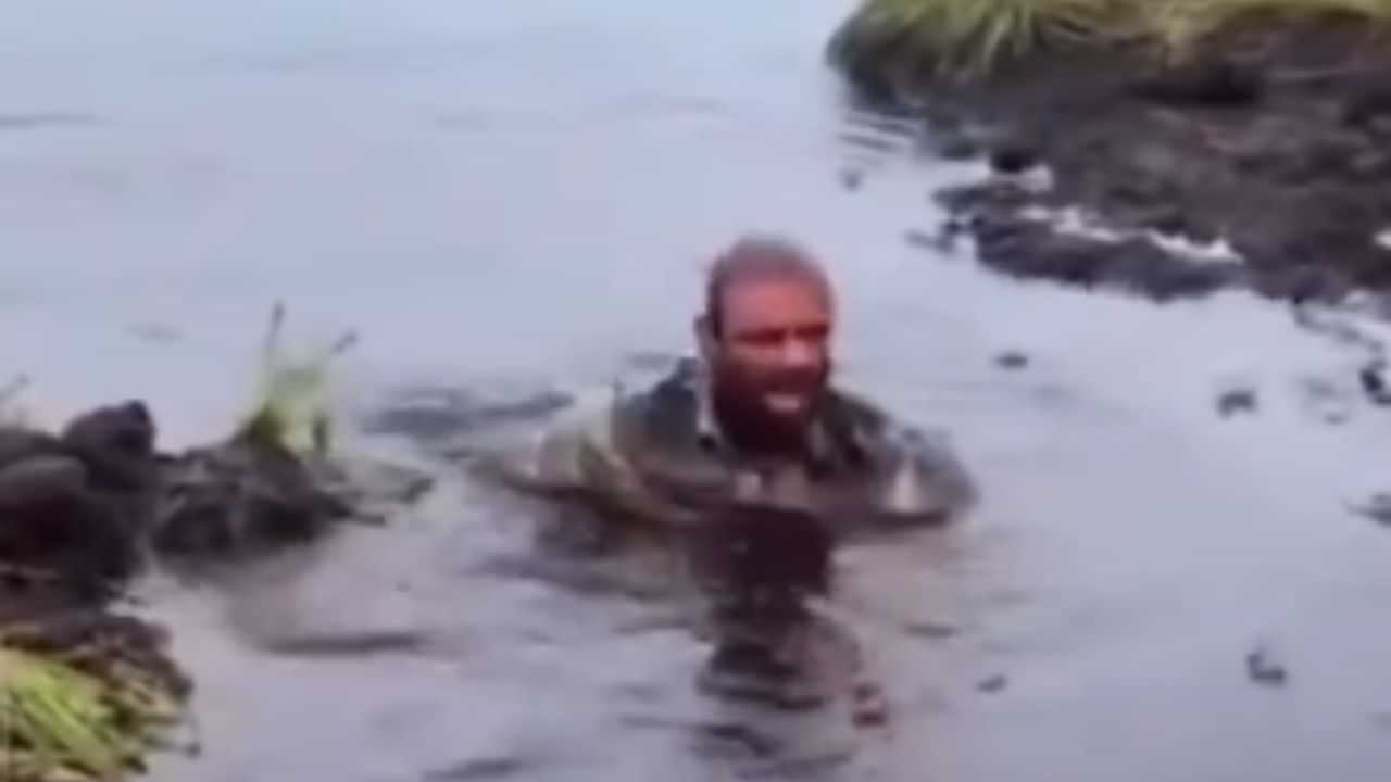 Viral: ਜ਼ਮੀਨ ਸਮਝ ਕੇ ਪਾਰ ਕਰਨ ਲਗਾ ਗਾਰਾ, ਪਰ ਹੋ ਗਿਆ ਕੁਝ ਹੋਰ ਹੀ ਕਾਂਡ, ਵੀਡੀਓ