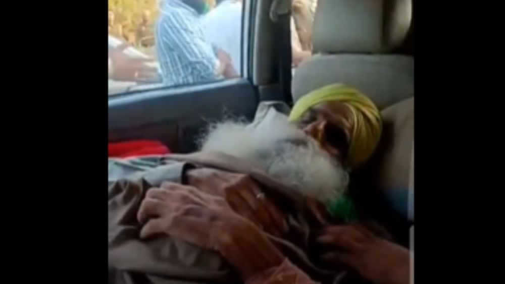 ਖਨੌਰੀ ਬਾਰਡ ਵੱਲ ਜਾ ਰਹੀ ਜਗਜੀਤ ਡੱਲੇਵਾਲ ਦੀ ਐਂਬੂਲੈਂਸ ਨੂੰ ਪੁਲਿਸ ਨੇ ਸੰਗਰੂਰ ਵਿੱਚ ਘੇਰਿਆ ਅਤੇ ਉਨ੍ਹਾਂ ਨੂੰ ਡਿਟੇਨ ਕਰ ਲਿਆ ਗਿਆ।