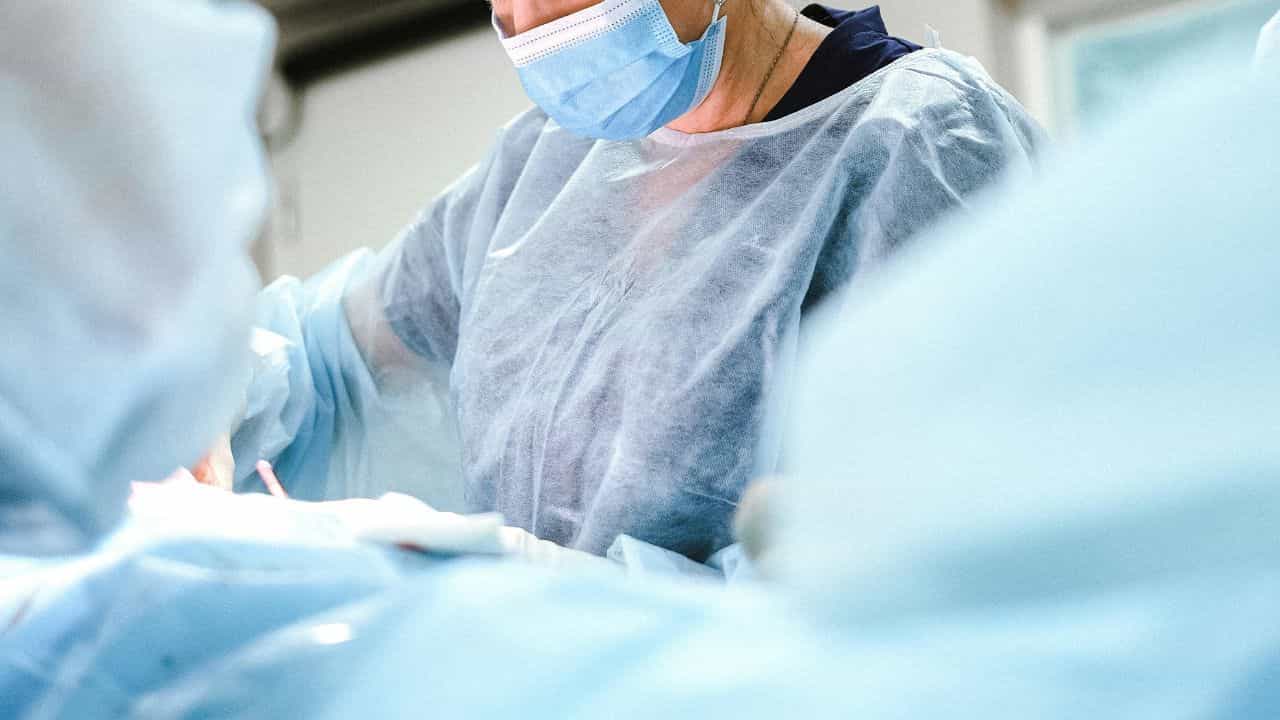 OMG: ਬੁਆਏਫ੍ਰੈਂਡ ਦੇ ਮੂੰਹ ਵਿੱਚ ਫਸ ਗਿਆ GF ਦਾ ਹੱਥ , ਹਾਲਤ ਦੇਖ ਕੇ ਡਾਕਟਰ Shocked