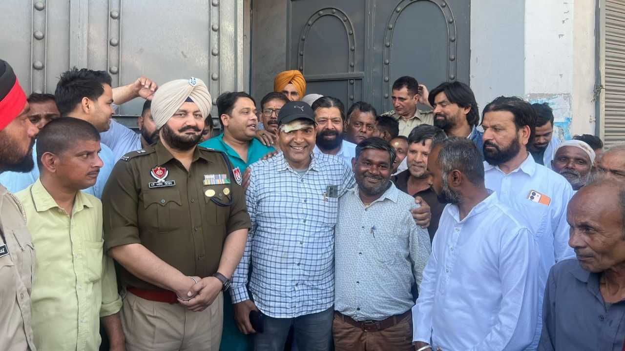ਲੁਧਿਆਣਾ ਝੜਪ ਨੂੰ ਦੋਵੇਂ ਭਾਈਚਾਰੇ ਦੇ ਲੋਕਾਂ ਨੇ ਗੱਲੇ ਮਿਲ ਸੁਲਝਾਇਆ, ਹੋਲੀ ਵਾਲੇ ਦਿਨ ਹੋਈ ਸੀ ਘਟਨਾ