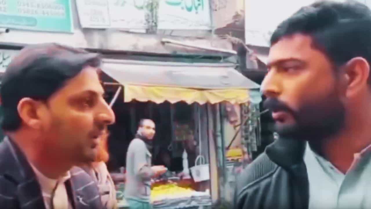 Video Viral: ਪਾਕਿਸਤਾਨੀ ਪੱਤਰਕਾਰ ਅਤੇ ਪੁਲਿਸ ਵਾਲੇ ਦੀ ਅੰਗਰੇਜ਼ੀ ਸੁਣ ਕੇ ਨਹੀਂ ਰੋਕ ਪਾਓਗੇ ਹਾਸਾ