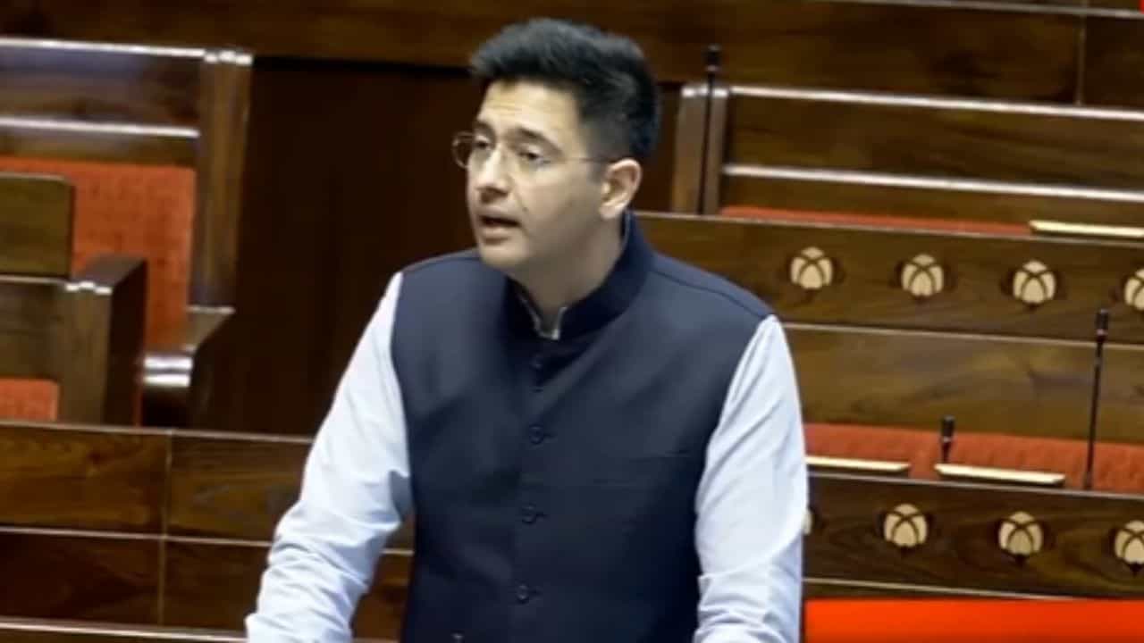 AAP ਨੇ ਰਾਘਵ ਚੱਢਾ ਨੂੰ ਰਾਜ ਸਭਾ ਚ ਉਪ ਨੇਤਾ ਦੇ ਅਹੁਦੇ ਤੋਂ ਹਟਾਇਆ, ਹੁਣ ਮਿੱਤਲ ਨੂੰ ਕਮਾਨ