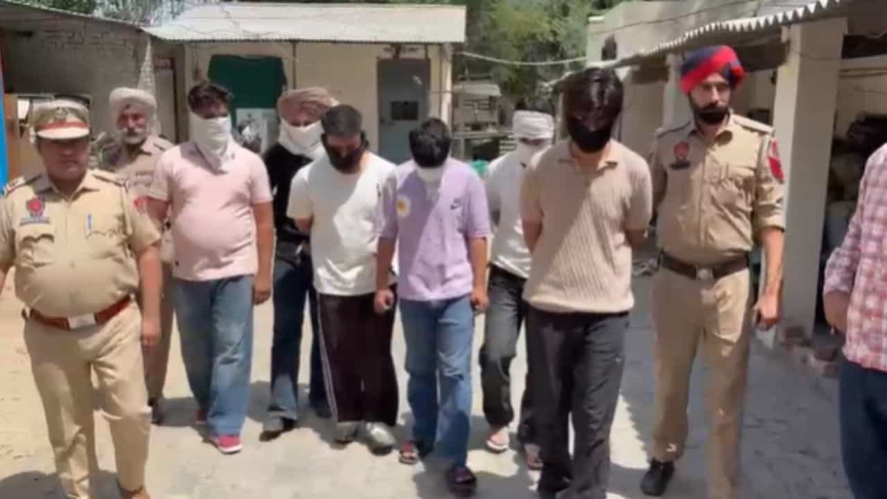 ਬਠਿੰਡਾ ਚ ਸਪਾ ਦੀ ਆੜ ਚ ਚੱਲ ਰਿਹਾ ਸੀ ਦੇਹ ਵਪਾਰ ਦਾ ਧੰਦਾ, ਕੁੜੀਆਂ ਸਮੇਤ 11 ਕਾਬੂ