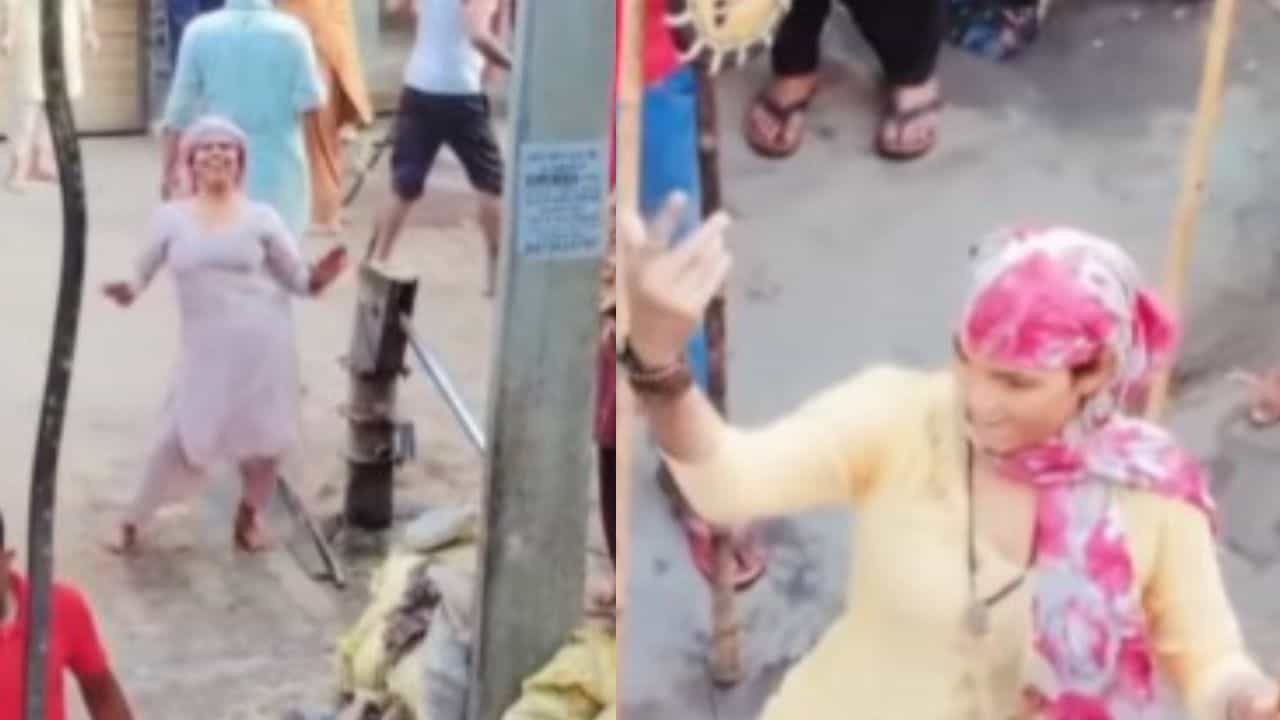 ਲੜਾਈ ਹੈ ਜਾਂ ਡਾਂਸ ਮੁਕਾਬਲਾ? ਦੋ ਗੁੱਟਾਂ ਵਿਚਕਾਰ ਝੜਪ ਦੌਰਾਨ ਇੱਕ ਦੂਜੇ ਦੇ ਸਾਹਮਣੇ ਨੱਚਣ ਲੱਗੀਆਂ ਔਰਤਾਂ ਲੜਾਈ ਹੈ ਜਾਂ ਡਾਂਸ ਮੁਕਾਬਲਾ? ਦੋ ਗੁੱਟਾਂ ਵਿਚਕਾਰ ਝੜਪ ਦੌਰਾਨ ਇੱਕ ਦੂਜੇ ਦੇ ਸਾਹਮਣੇ ਨੱਚਣ ਲੱਗੀਆਂ ਔਰਤਾਂ