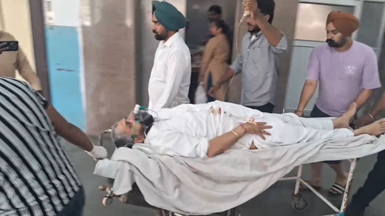 ਫਰੀਦਕੋਟ ਦੇ ਪਿੰਡ ਦੇ ਸਰਪੰਚ ‘ਤੇ ਫਾਇਰਿੰਗ, ਪੁਲਿਸ ਨੇ ਮੁਲਜ਼ਮ ਨੂੰ ਕੀਤਾ ਕਾਬੂ ਫਰੀਦਕੋਟ ਦੇ ਪਿੰਡ ਦੇ ਸਰਪੰਚ ‘ਤੇ ਫਾਇਰਿੰਗ, ਪੁਲਿਸ ਨੇ ਮੁਲਜ਼ਮ ਨੂੰ ਕੀਤਾ ਕਾਬੂ