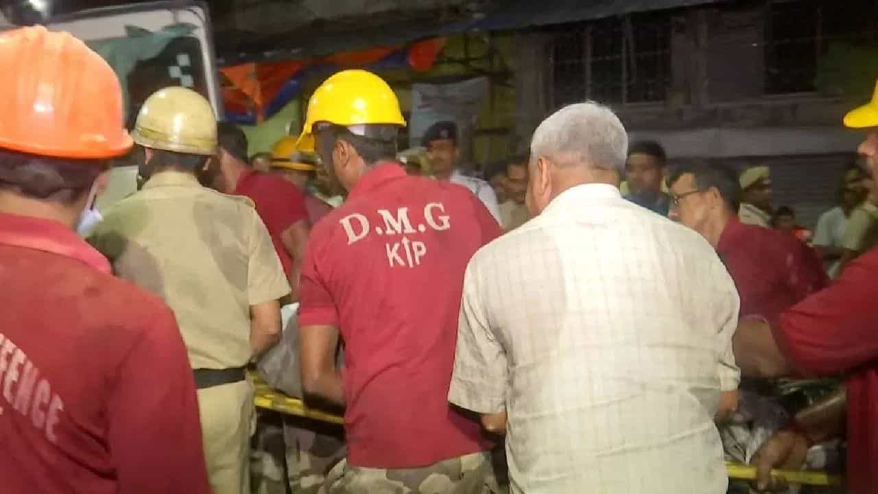 ਕੋਲਕਾਤਾ ਦੇ ਇੱਕ ਹੋਟਲ ਵਿੱਚ ਲੱਗੀ ਭਿਆਨਕ ਅੱਗ, 14 ਲੋਕਾਂ ਦੀ ਮੌਤ...