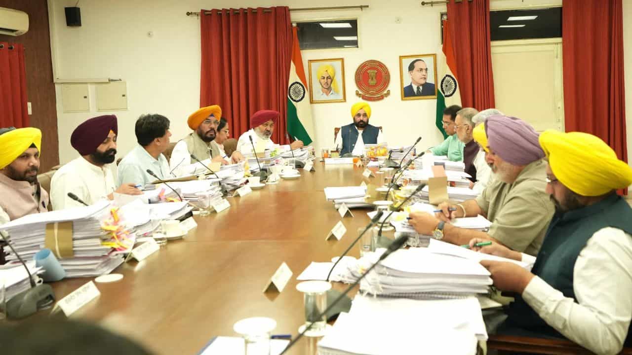 ਪੰਜਾਬ ਚ ਮੁੱਖ ਮੰਤਰੀ ਤੀਰਥ ਯਾਤਰਾ ਯੋਜਨਾ ਨੂੰ ਮਨਜ਼ੂਰੀ: ਕੈਬਨਿਟ ਮੀਟਿੰਗ ਵਿੱਚ 100 ਕਰੋੜ ਦਾ ਬਜਟ; ਮਿਲਣਗੇ AC ਵਾਹਨ