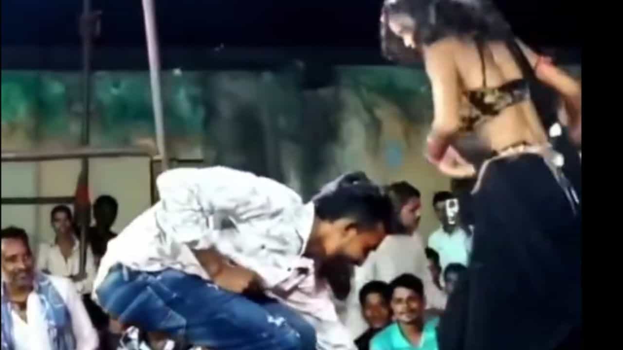 Video Viral: ਮੁੰਡੇ ਨੇ ਆਰਕੈਸਟਰਾ ਨਾਲ ਕੀਤਾ ਕੁਝ ਅਜਿਹਾ, ਦੇਖ ਦੰਗ ਰਹਿ ਗਏ ਲੋਕ