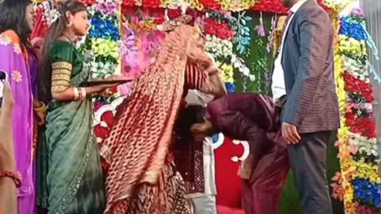 Viral Video: ਲਾੜੀ ਨਾਲ ਮਜ਼ਾਕ ਕਰਨਾ ਪਿਆ ਭਾਰੀ, ਹੋਣ ਵਾਲੀ ਭਾਬੀ ਨੇ ਕਰ ਦਿੱਤੀ ਸਾਰਿਆਂ ਦੇ ਸਾਹਮਣੇ ਪਿਟਾਈ