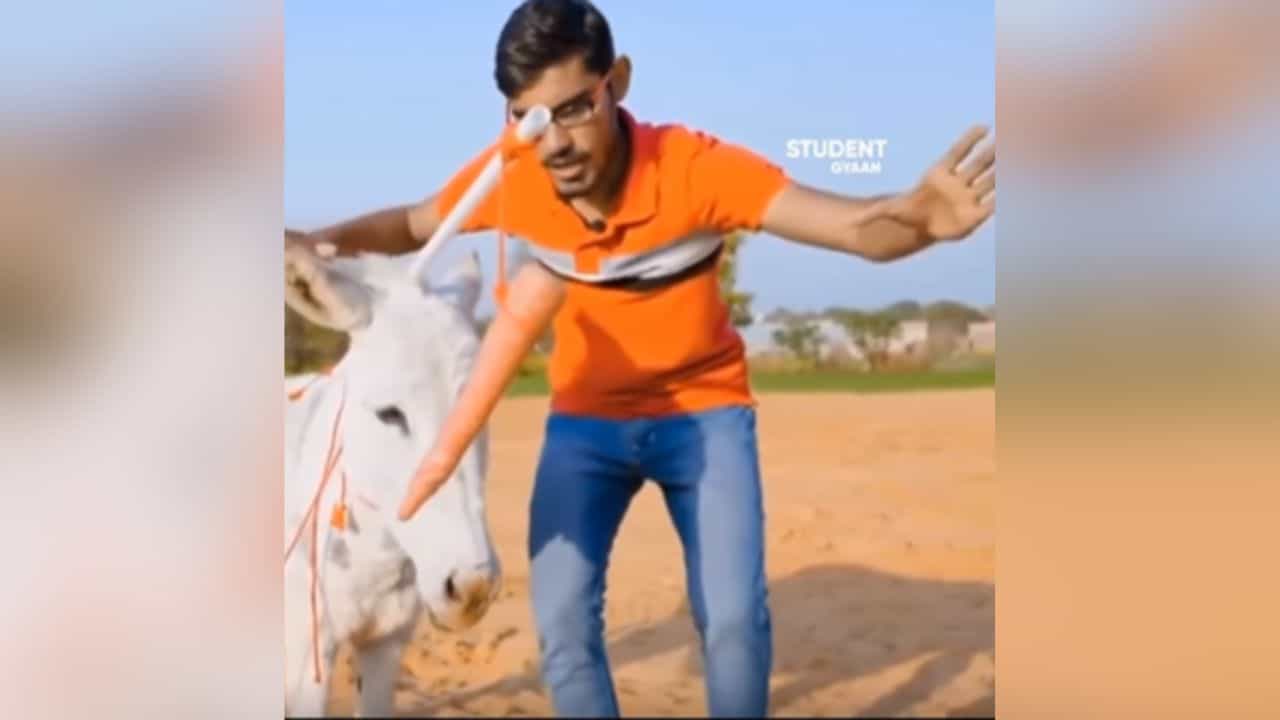 ਗਧੇ ਨਾਲ ਪੰਗੇ ਲੈ ਰਿਹਾ ਸੀ ਸ਼ਖਸ, ਪਰ End ਚ ਜੋ ਹੋਇਆ ਦੇਖ ਕੇ ਨਹੀਂ ਰੁਕੇਗਾ ਹਾਸਾ