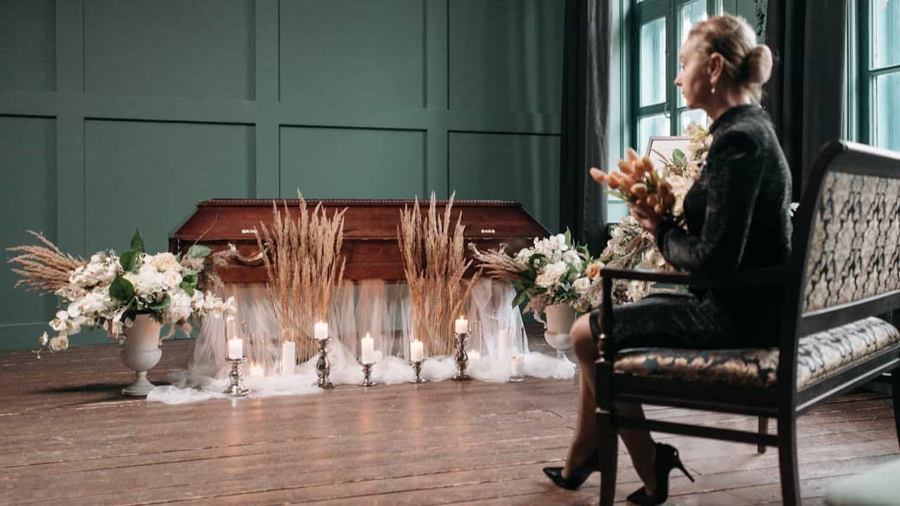 OMG: ਅਜਿਹਾ ਕੀ ਹੋਇਆ ਕਿ ਇਕ 30 ਸਾਲ ਦੀ ਔਰਤ ਨੇ ਜਿਉਂਦੇ ਜੀ ਹੀ ਕੀਤਾ ਆਪਣਾ ਅੰਤਿਮ ਸਸਕਾਰ?