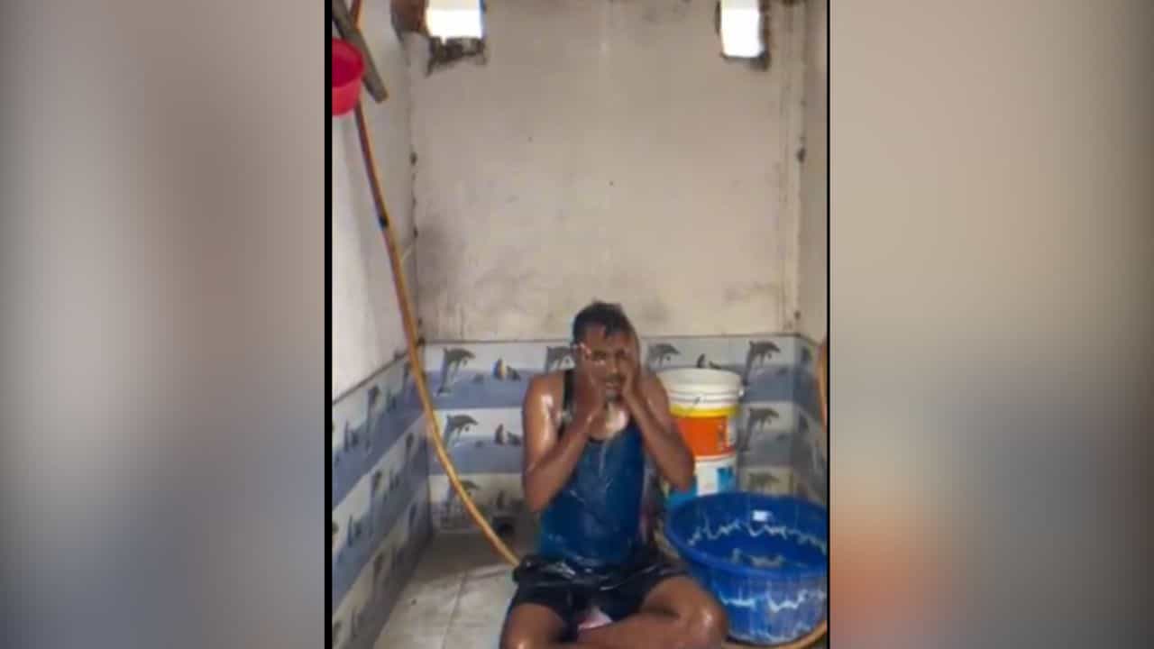 ਜੁਗਾੜ ਰਾਹੀਂ ਸ਼ਖਸ ਨੇ ਗੈਸ ਚੁੱਲ੍ਹੇ ਨਾਲ ਬਣਾਇਆ Shower , ਹੈਰਾਨ ਰਹਿ ਗਏ ਲੋਕ ,VIDEO