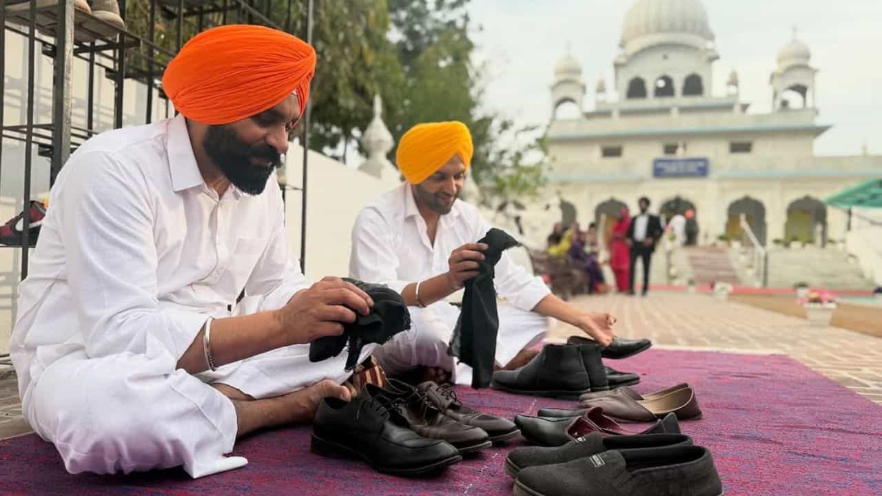 ਦੁਨੀਆਂ ਭਰ ਵਿੱਚ ਵਿਸਾਖੀ ਦੀਆਂ ਰੌਣਕਾਂ, ਦੇਖੋ ਪੰਜਾਬੀ ਗਾਇਕ ਅਤੇ ਅਦਾਕਾਰ ਕਿਵੇਂ ਮਨਾ ਰਹੇ ਹਨ ਤਿਉਹਾਰ