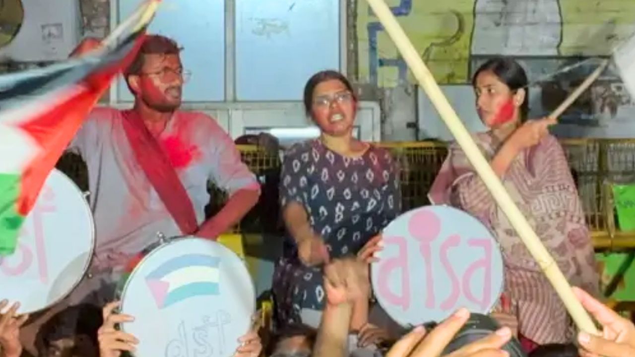 JNU ਵਿਦਿਆਰਥੀ ਚੋਣਾਂ: ਖੱਬੇ ਪੱਖੀ ਦਲਾਂ ਨੇ ਪ੍ਰਧਾਨ ਸਮੇਤ ਜਿੱਤੇ ਤਿੰਨ ਅਹੁਦੇ, AVBP ਨੇ ਕੀਤੀ ਵੱਡੀ ਵਾਪਸੀ JNU ਵਿਦਿਆਰਥੀ ਚੋਣਾਂ: ਖੱਬੇ ਪੱਖੀ ਦਲਾਂ ਨੇ ਪ੍ਰਧਾਨ ਸਮੇਤ ਜਿੱਤੇ ਤਿੰਨ ਅਹੁਦੇ, AVBP ਨੇ ਕੀਤੀ ਵੱਡੀ ਵਾਪਸੀ