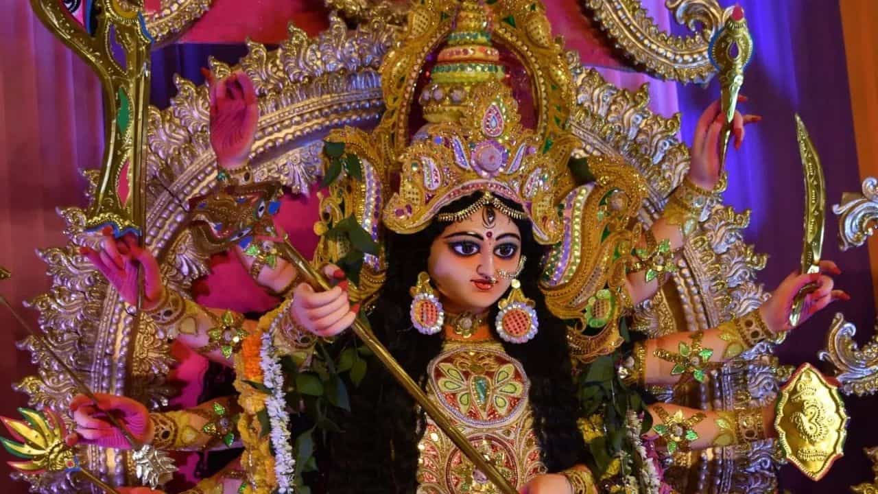 Navratri 2025 7th Day Maa Kalratri: ਨਰਾਤੇ ਦੇ ਸੱਤਵੇਂ ਦਿਨ, ਮਾਂ ਕਾਲਰਾਤਰੀ ਨੂੰ ਇਸ ਤਰ੍ਹਾਂ ਕਰੋ ਖੁਸ਼, ਜਾਣੋ ਪੂਜਾ ਸਮੱਗਰੀ, ਵਿਧੀ, ਮੰਤਰ, ਭੇਟ, ਅਤੇ ਸਭ ਕੁਝ Navratri 2025 7th Day Maa Kalratri: ਨਰਾਤੇ ਦੇ ਸੱਤਵੇਂ ਦਿਨ, ਮਾਂ ਕਾਲਰਾਤਰੀ ਨੂੰ ਇਸ ਤਰ੍ਹਾਂ ਕਰੋ ਖੁਸ਼, ਜਾਣੋ ਪੂਜਾ ਸਮੱਗਰੀ, ਵਿਧੀ, ਮੰਤਰ, ਭੇਟ, ਅਤੇ ਸਭ ਕੁਝ