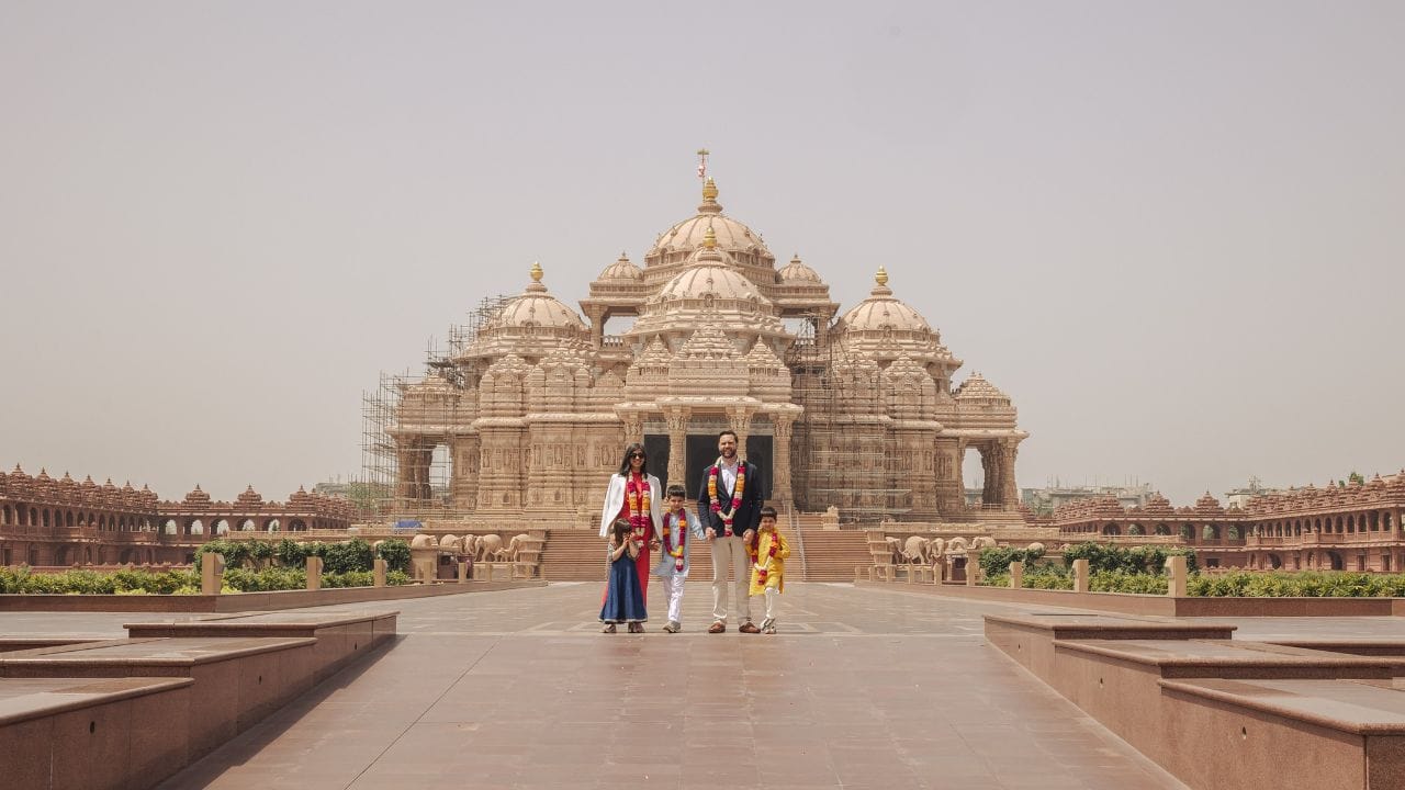JD Vance Visit India: ਆਪਣੇ ਪਰਿਵਾਰ ਨਾਲ ਅਕਸ਼ਰਧਾਮ ਮੰਦਰ ਦਰਸ਼ਨ ਕਰਨ ਪਹੁੰਚੇ ਜੇਡੀ ਵੈਂਸ